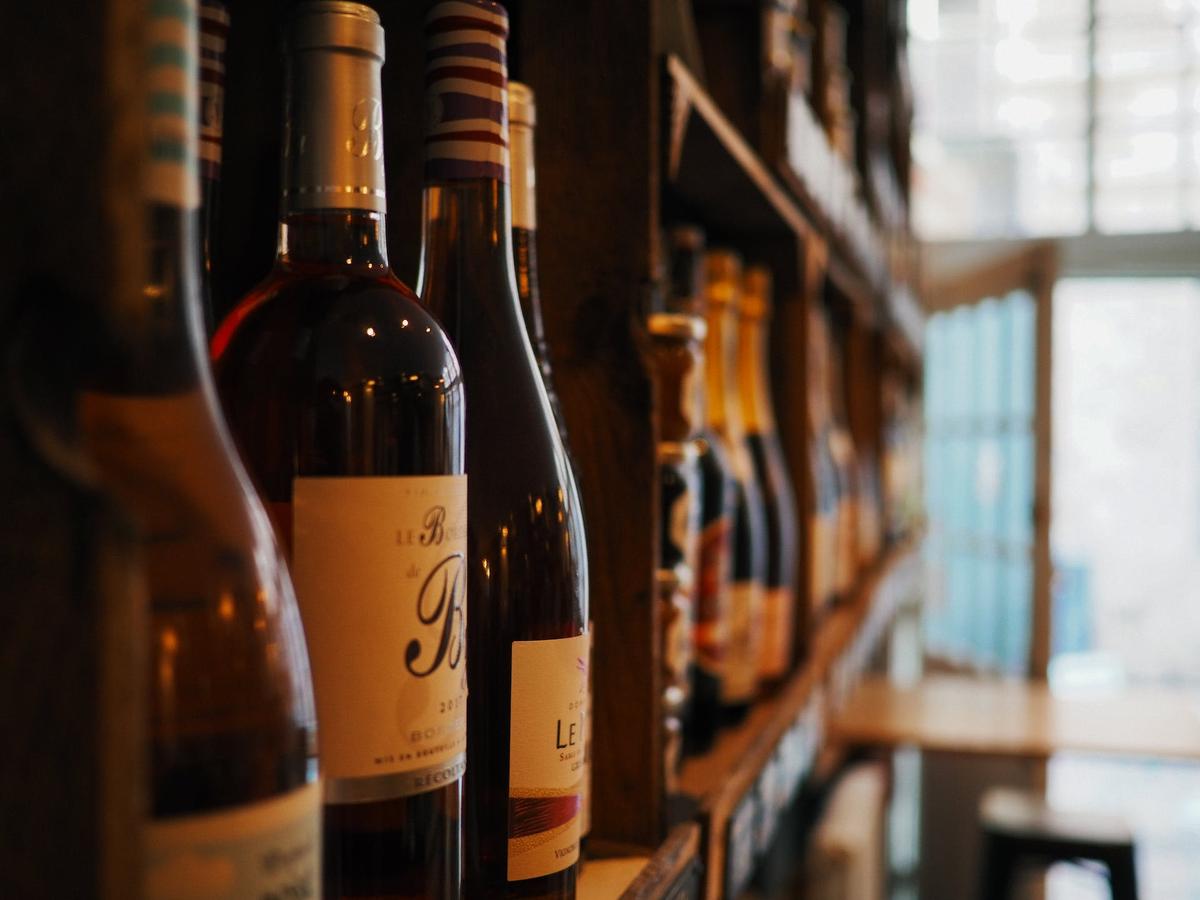 Alennetun hinnan viiniaarteita – nämä ovat oikeita löytöjä!